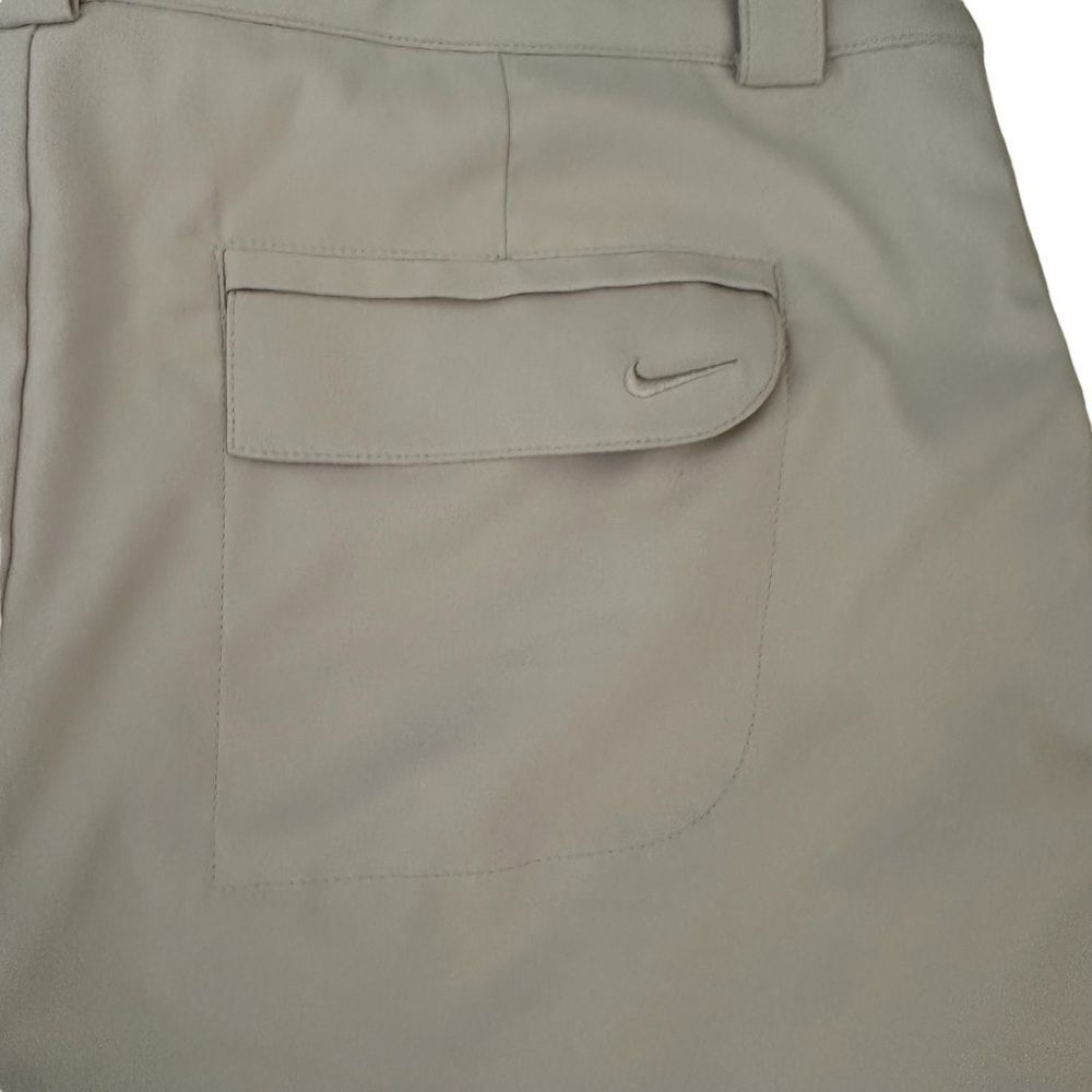 Nike Beige Golf Skort ~ 2 button zipped closure ~ side and back pockets ~ size M - Picture 6 of 12